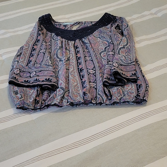 Top - Picture 2 of 4